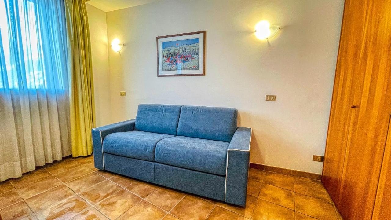 Appartamento Smith Arneis - Affitti Brevi Italia バルドネッキア エクステリア 写真